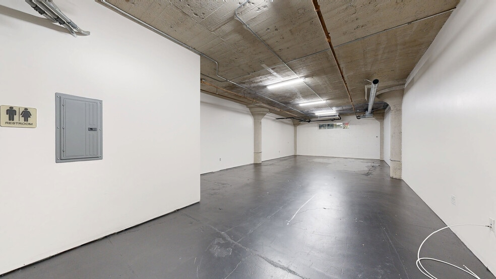 915 Mateo St, Los Angeles, CA for lease - Matterport 3D Scan - Image 3 of 21