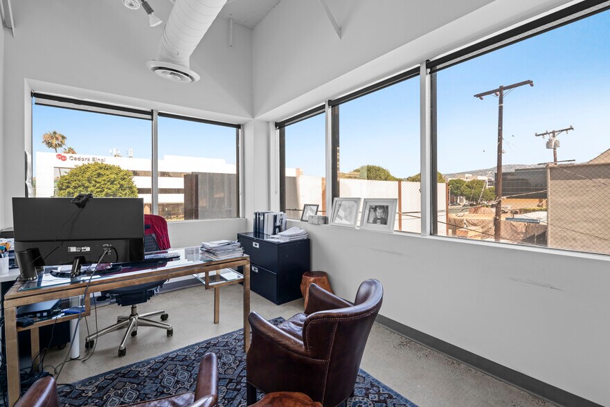 8447 Wilshire Blvd, Beverly Hills, CA à louer - Photo intérieure - Image 2 de 8