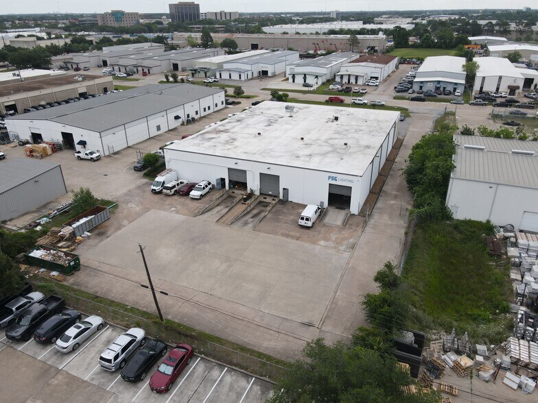 5091 Steadmont Dr, Houston, TX à vendre - Photo du bâtiment - Image 3 de 4