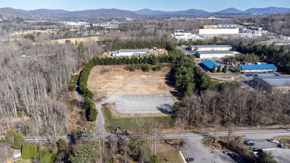 9 Frito Way, Arden, NC à vendre - Photo du bâtiment - Image 2 de 3