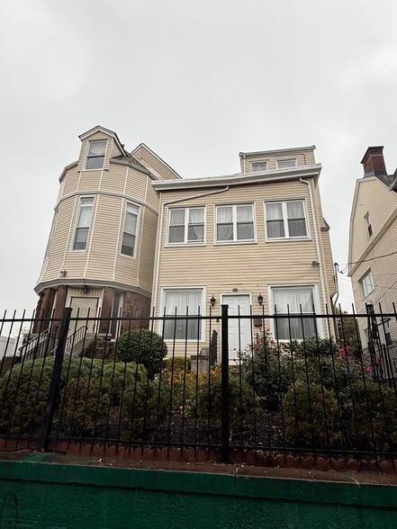 212-214 Clifton Ave, Newark, NJ for sale - Building Photo - Image 1 of 16