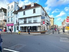 2 Queen St, Salisbury à louer Photo intérieure- Image 1 de 3