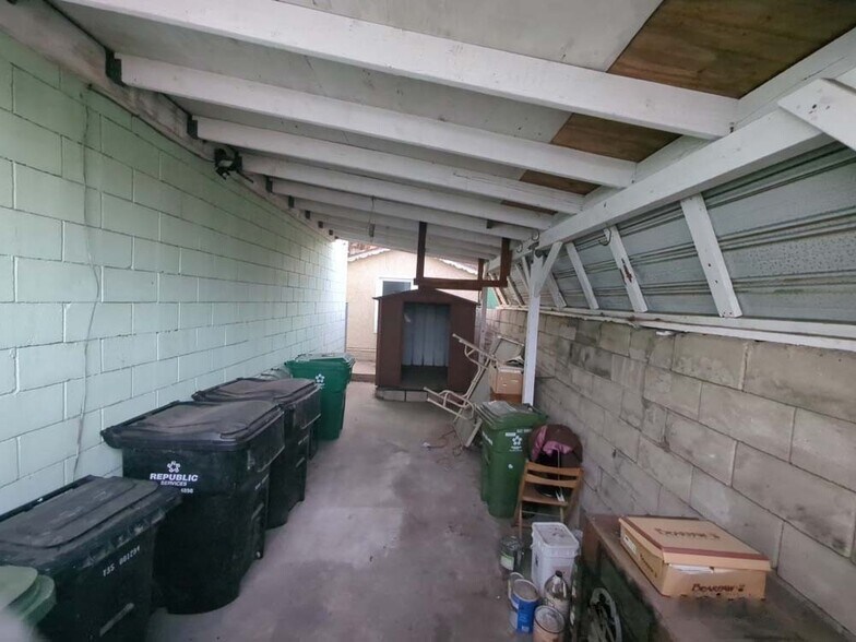 702 Vesta St, Inglewood, CA à vendre - Photo du bâtiment - Image 3 de 45