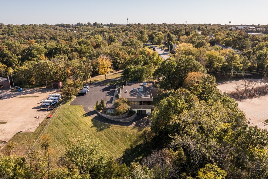 1423 Randy Ln, Jefferson City, MO for sale - Building Photo - Image 3 of 47