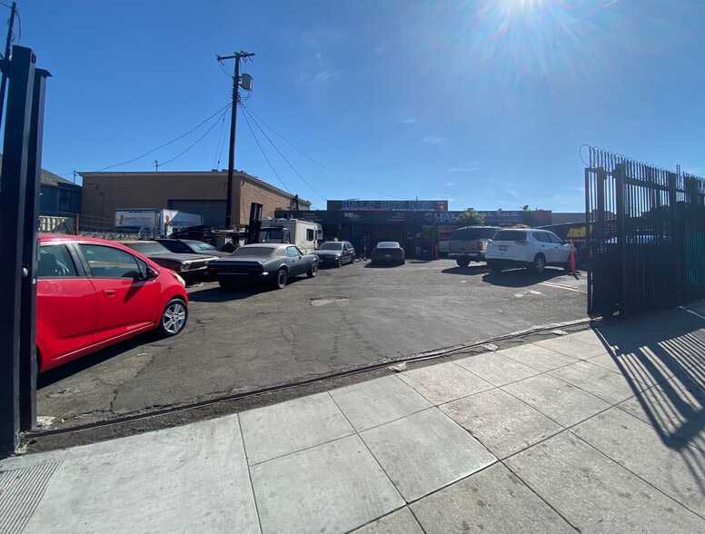 Owner/User or Development Site portfolio of 3 properties for sale on LoopNet.ca - Building Photo - Image 3 of 14