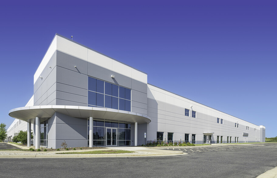 901 Renaissance Blvd, Sturtevant, WI for lease - Building Photo - Image 3 of 9