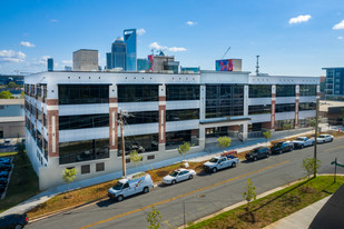 300 W Summit Ave, Charlotte NC - Services immobiliers commerciaux