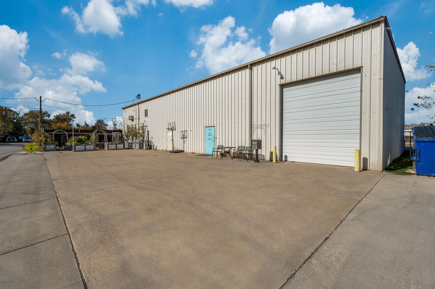 1919 Rhome St, Dallas, TX for lease - Building Photo - Image 1 of 10