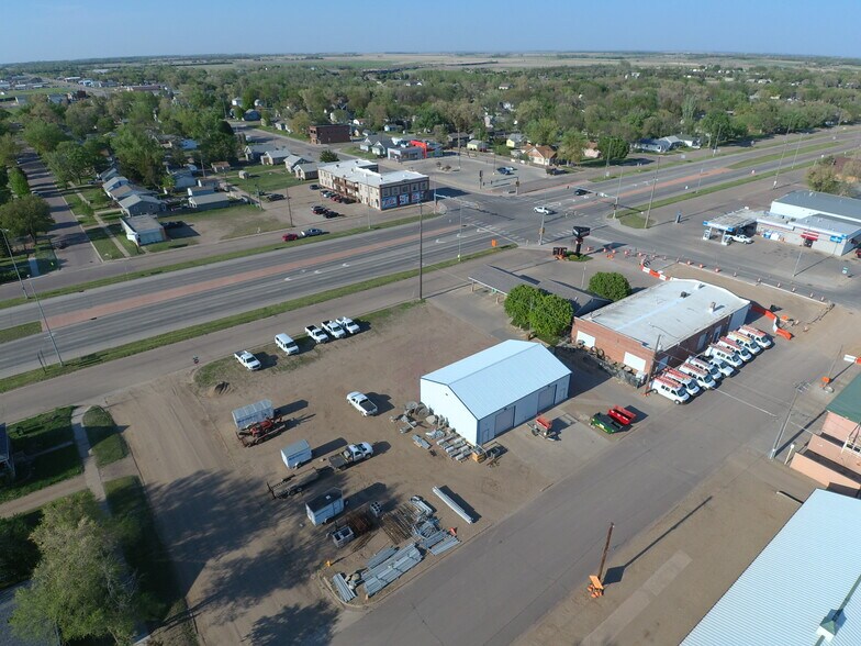 307 Dakota Ave N, Huron, SD à vendre - Photo du bâtiment - Image 3 de 12