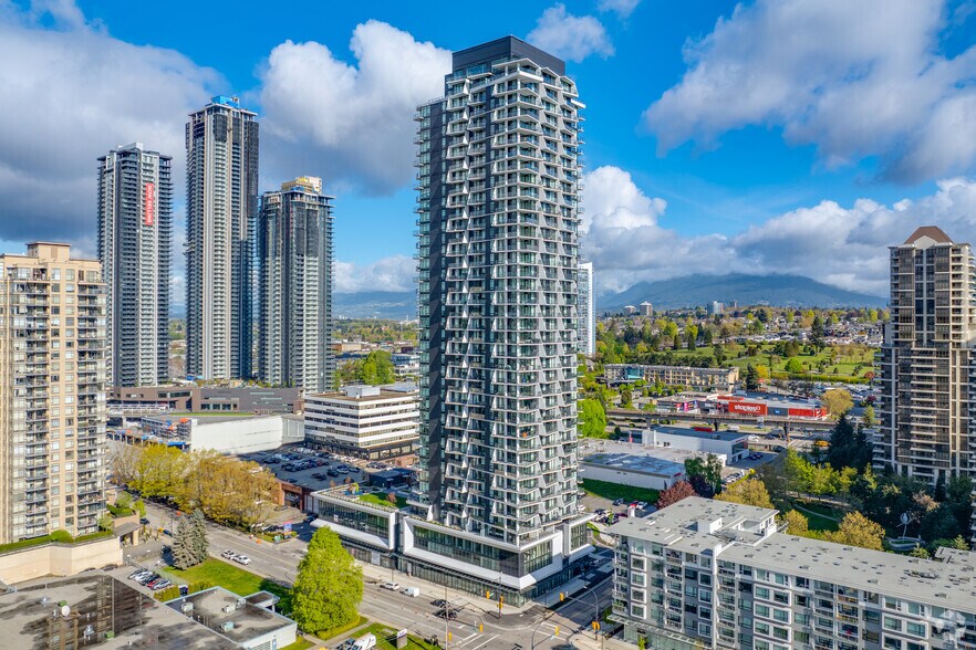 4285 Dawson St, Burnaby, BC à vendre - Photo du bâtiment - Image 1 de 8