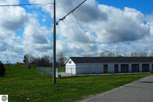 981 US Highway 31 S, Traverse City, MI for sale - Primary Photo - Image 1 of 1