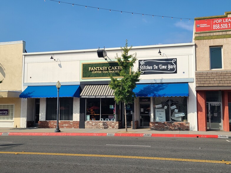 16525-16531 Bellflower Blvd, Bellflower, CA for lease - Building Photo - Image 1 of 2