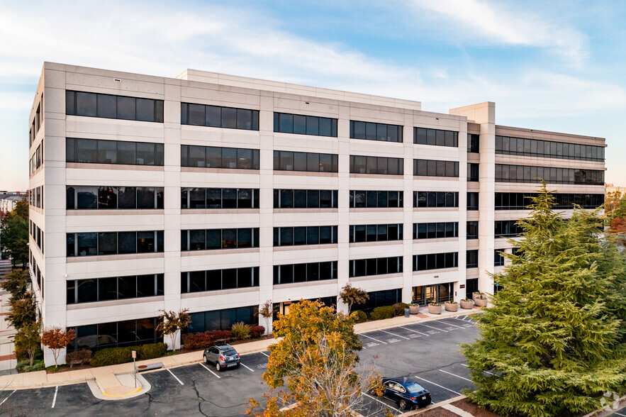 13530 Dulles Technology Dr, Herndon, VA à vendre - Photo du bâtiment - Image 1 de 1