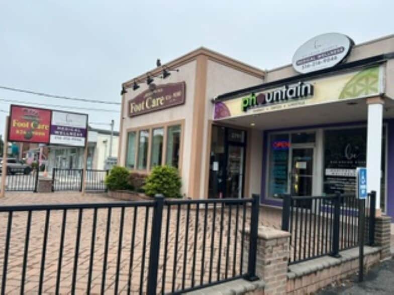 2793 Jerusalem Ave, North Bellmore, NY à louer - Photo du bâtiment - Image 2 de 8