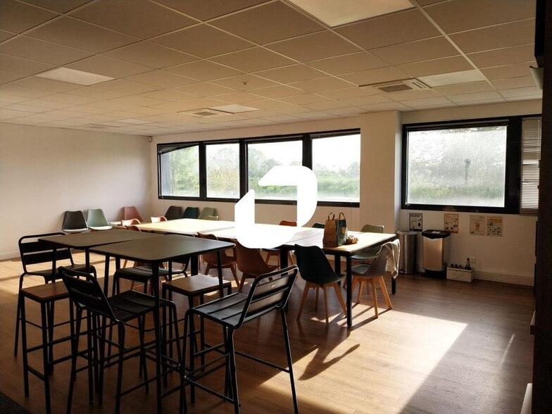 Rue Michaël Faraday, Saint-Herblain for lease - Interior Photo - Image 3 of 8