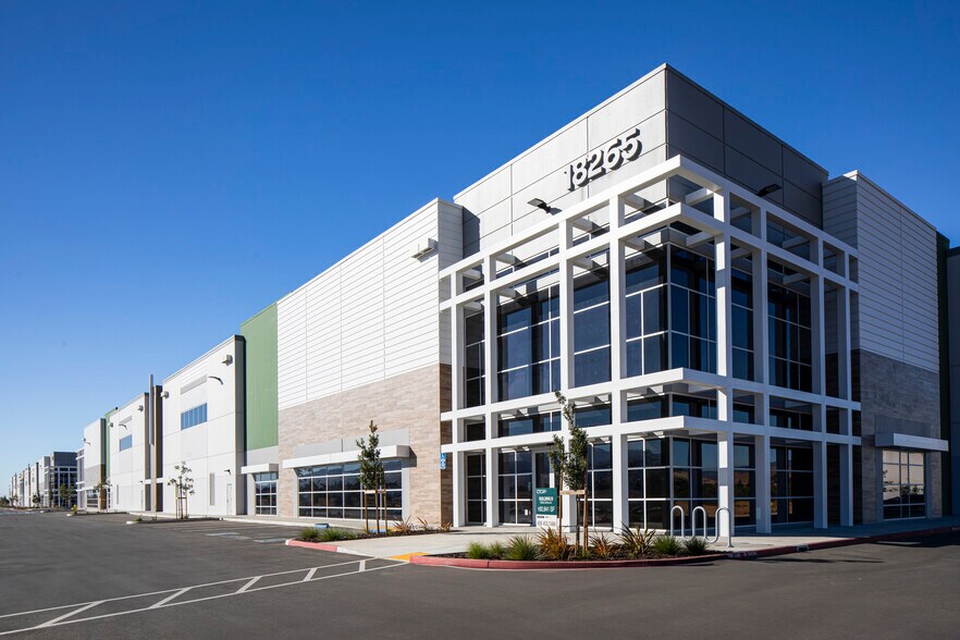 Half Rd, Morgan Hill, CA à louer - Photo du bâtiment - Image 2 de 16