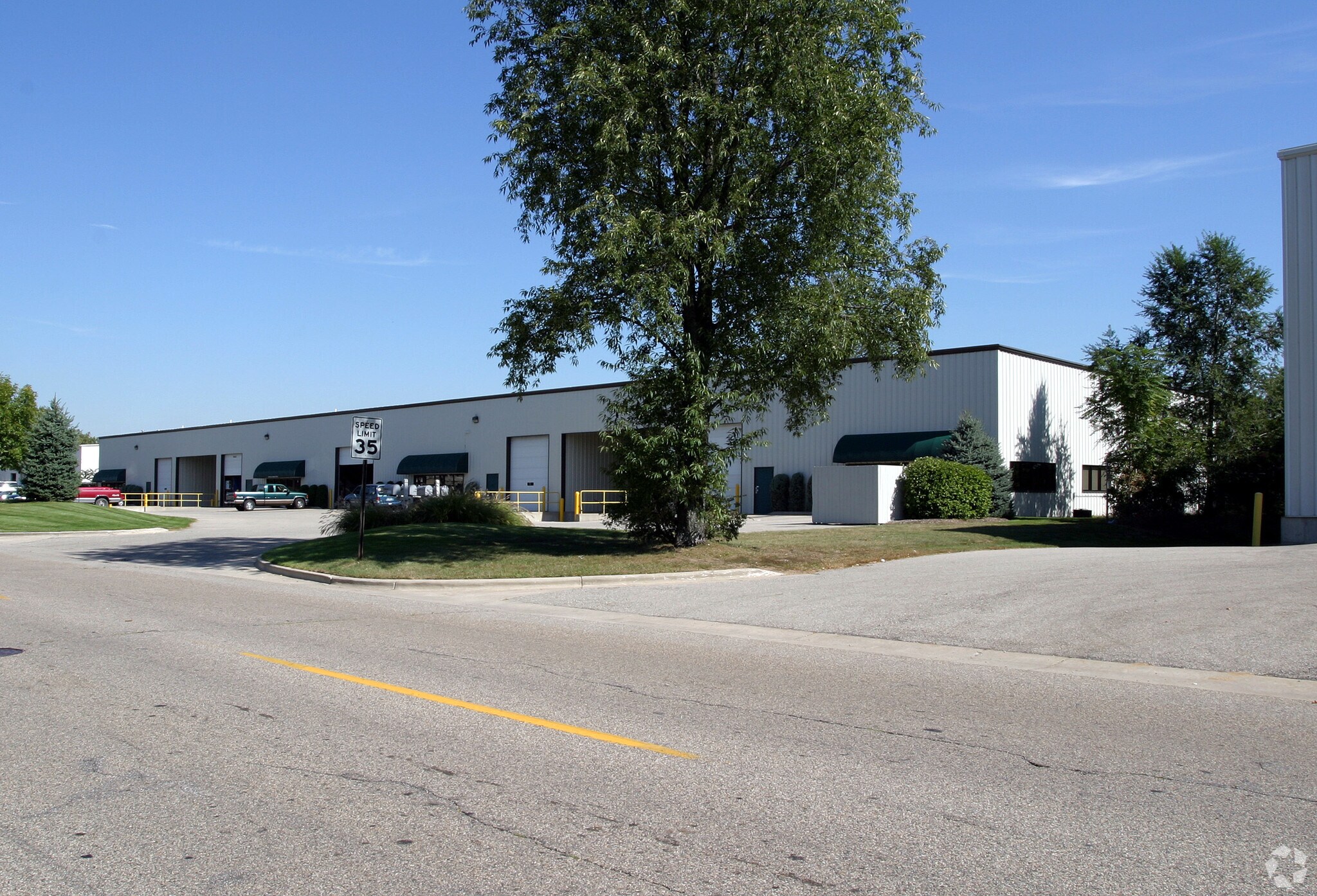 3900 Linden Ave SE, Grand Rapids, MI à louer Photo principale- Image 1 de 2