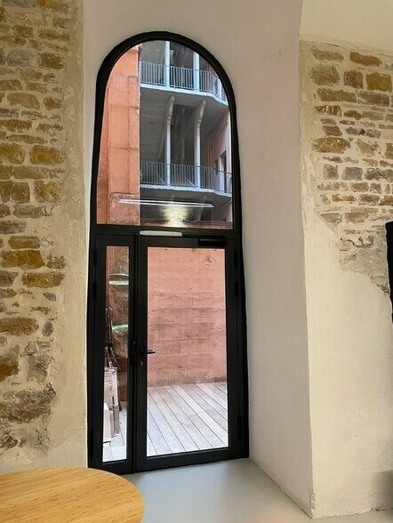 34 Quai Saint Vincent, Lyon à louer - Photo du bâtiment - Image 3 de 6