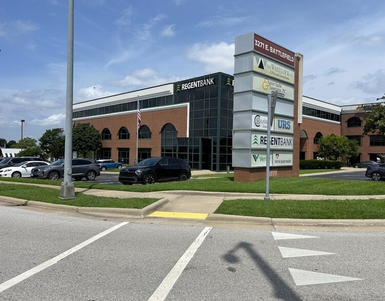 3271 E Battlefield St, Springfield, MO à louer - Photo du bâtiment - Image 2 de 19