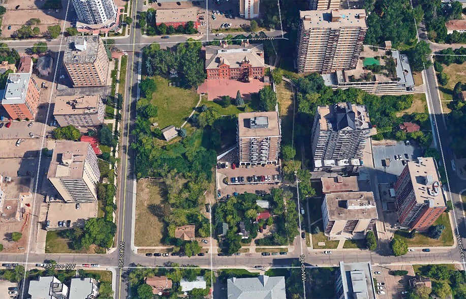 9724 105 St NW, Edmonton, AB for sale - Building Photo - Image 2 of 28