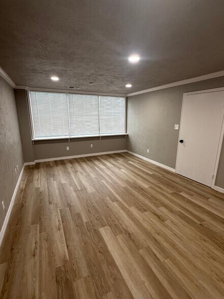 1315 24th Ave SW, Norman, OK à louer - Photo du bâtiment - Image 3 de 19