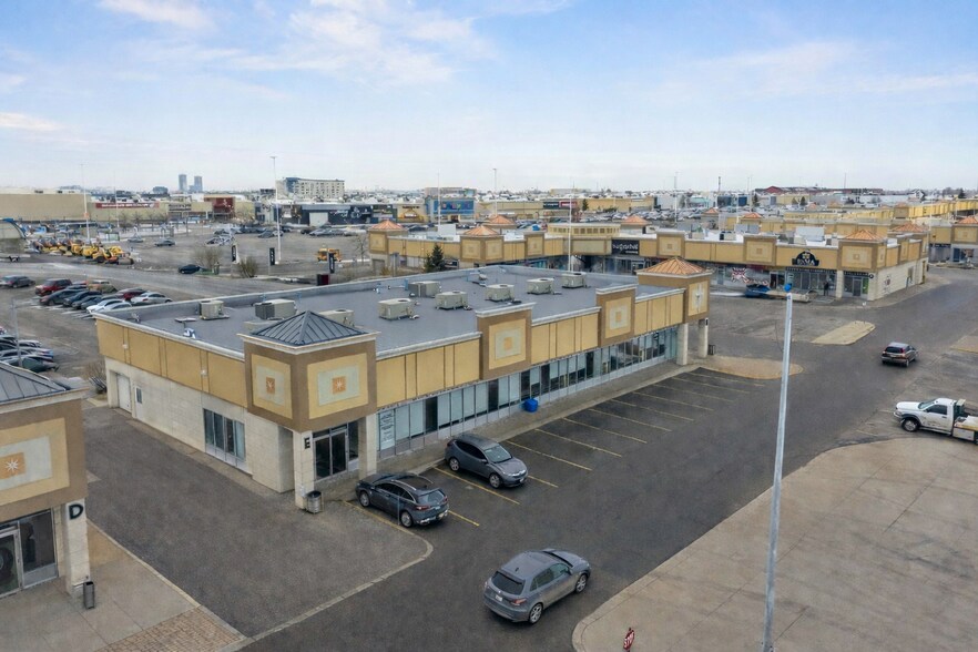 9100 Jane St, Vaughan, ON à louer - Photo du bâtiment - Image 2 de 4