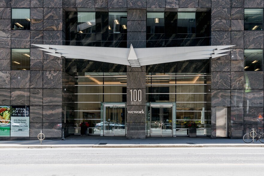 100 University Ave, Toronto, ON à louer - Photo du bâtiment - Image 2 de 2