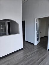 6160 Ulmerton Rd, Clearwater, FL à louer Photo intérieure- Image 2 de 11