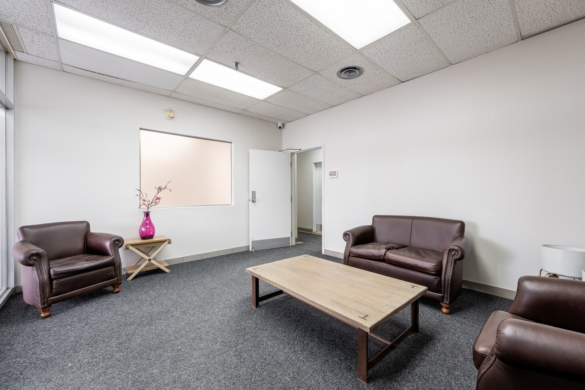 5745 Rue Paré, Mt Royal, QC for lease Building Photo- Image 1 of 11