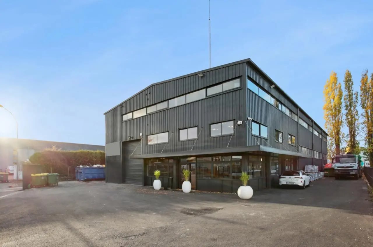 Local d'activités dans Brétigny-sur-Orge à vendre Photo principale- Image 1 de 15