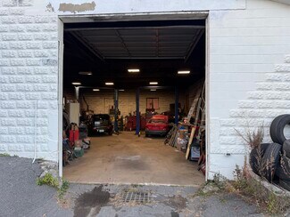 Plus de détails pour 477 Hartford Avenue West, Uxbridge, MA - Flex à vendre