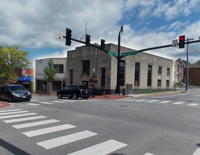 100-108 N Main St, Blacksburg, VA à louer Photo du bâtiment- Image 1 de 14