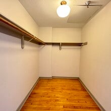 1111 W 39th St, Kansas City, MO for lease Interior Photo- Image 1 of 6