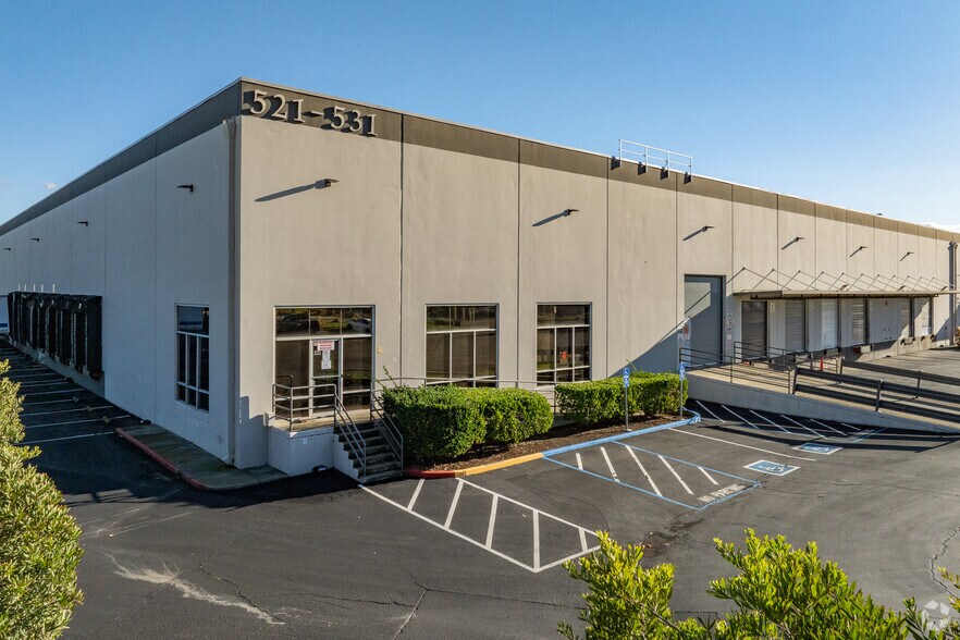 521-531 Stone Rd, Benicia, CA à louer - Photo du bâtiment - Image 1 de 4