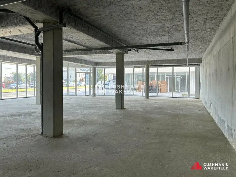 Retail in Le Bouscat for sale Interior Photo- Image 1 of 14