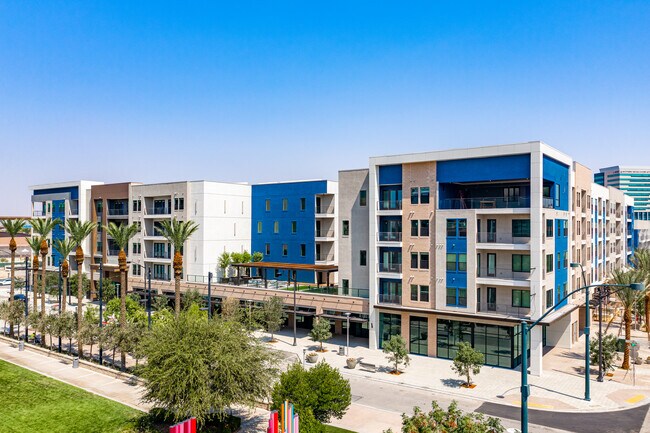 Plus de détails pour 250 Promenade Pl, Las Vegas, NV - Commerce de détail à louer