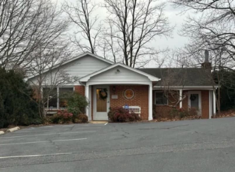 1820 Country Club Rd, Harrisonburg, VA for lease - Building Photo - Image 2 of 4