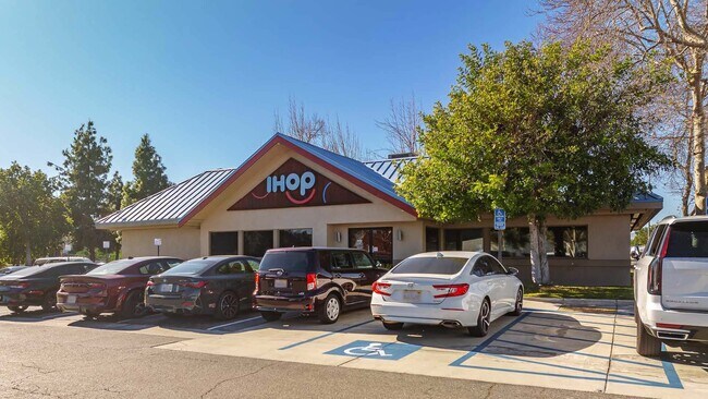 Plus de détails pour 2285 S Archibald Ave, Ontario, CA - Commerce de détail à vendre