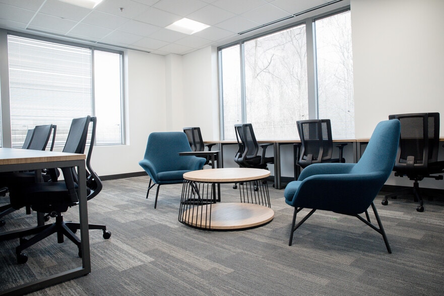 5825 University Research Ct, College Park, MD for lease - Building Photo - Image 3 of 10
