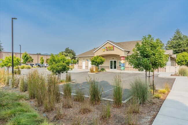 Plus de détails pour 6150 Commerce Blvd, Rohnert Park, CA - Commerce de détail à vendre