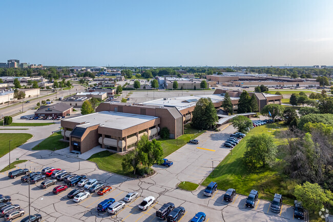 Plus de détails pour 700 Pilgrim Way, Green Bay, WI - Bureau, Bureau/Commerce de détail à louer