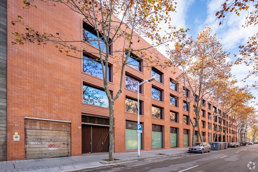 Carrer de Joan Miró, 21, Barcelona, Barcelona for lease - Building Photo - Image 2 of 15