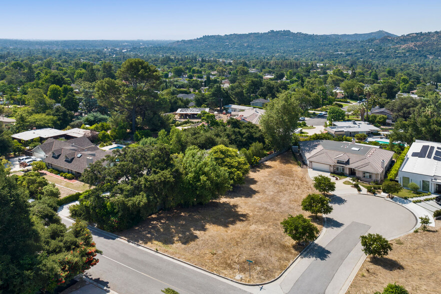 4720 Olive Ct, La Canada Flintridge, CA for sale - Building Photo - Image 2 of 10