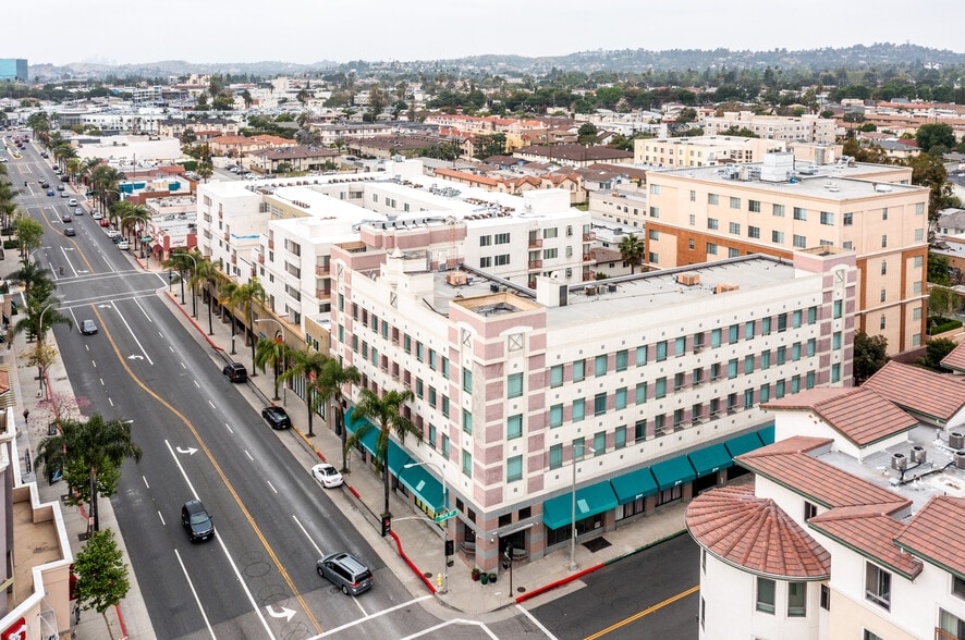 301-317 W Main St, Alhambra, CA à louer - Photo du bâtiment - Image 2 de 28