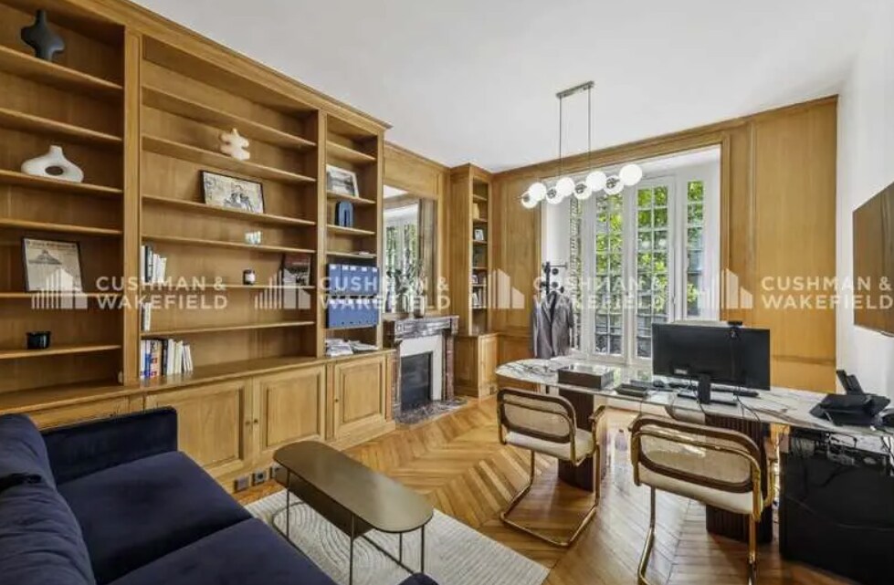 174 Boulevard Malesherbes, Paris for lease Interior Photo- Image 1 of 11