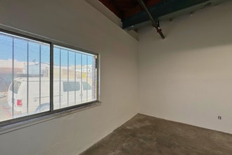 3221 S Hill St, Los Angeles, CA for lease Interior Photo- Image 2 of 3