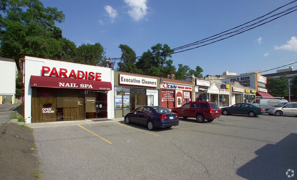 11-21 High Ridge Rd, Stamford, CT à louer - Photo du bâtiment - Image 3 de 5