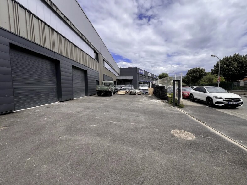 Flex dans Marseille à louer - Photo du bâtiment - Image 2 de 2