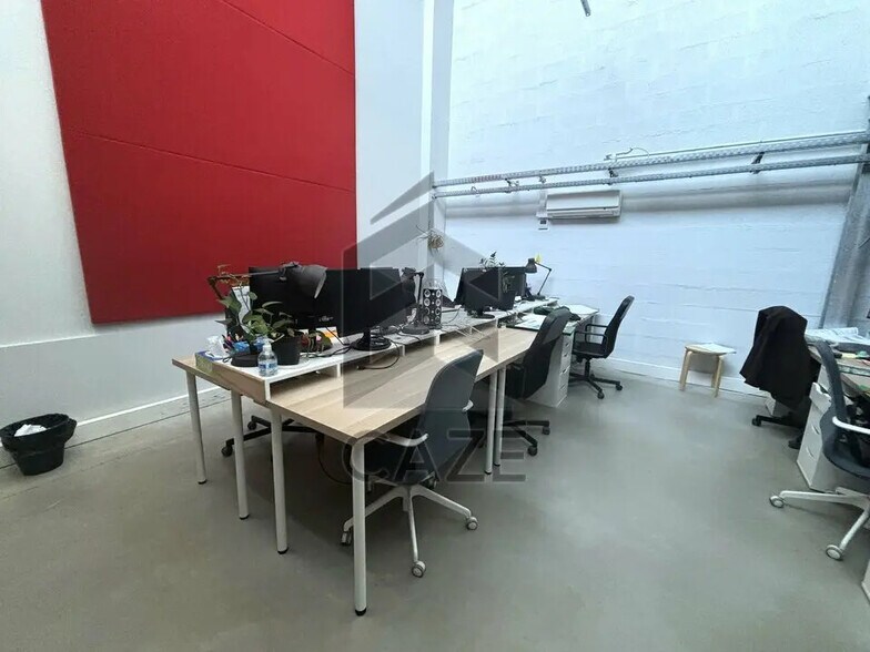 Office in Floirac for lease - Interior Photo - Image 2 of 8