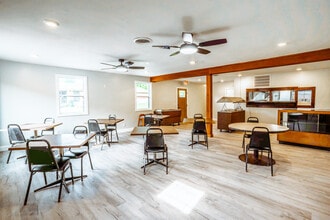 20805 Seminary St, Hollow Rock, TN for sale Interior Photo- Image 2 of 32